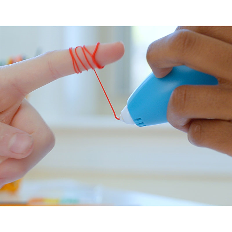 3Doodler Start Essentials Pen Set Wrapping around Finger