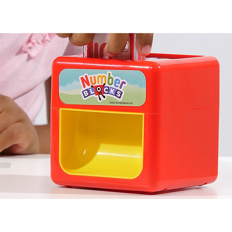 Numberblocks - Girl Inserting Numberblock into Product