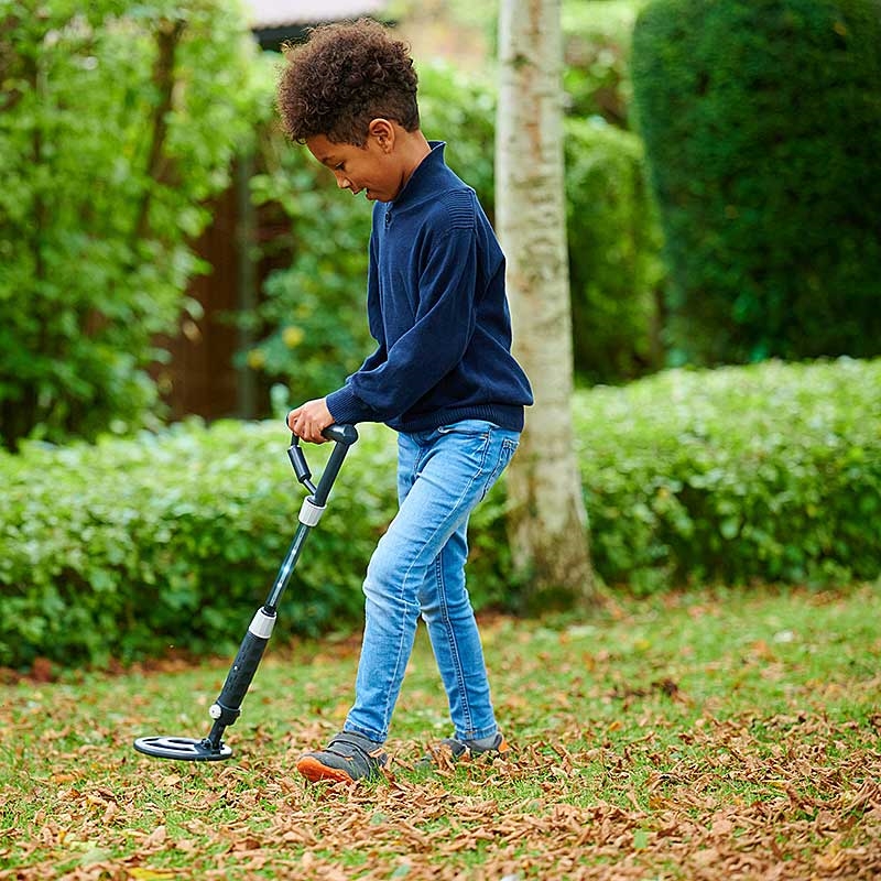 Science Mad Digital Metal Detector - Boy using outdoors