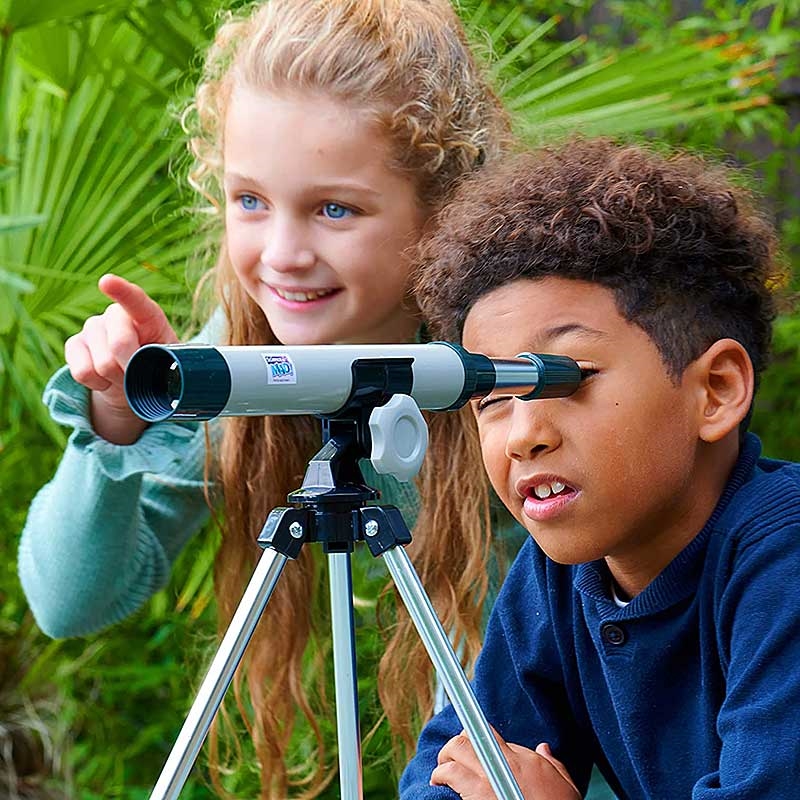 Science Mad 30mm Telescope - Kids looking at objects